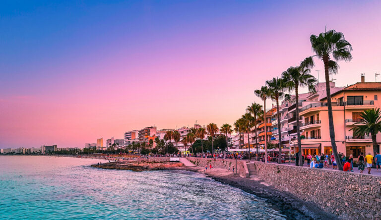Sunset on the beach of Cala Millor