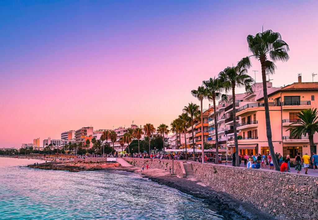Sunset on the beach of Cala Millor