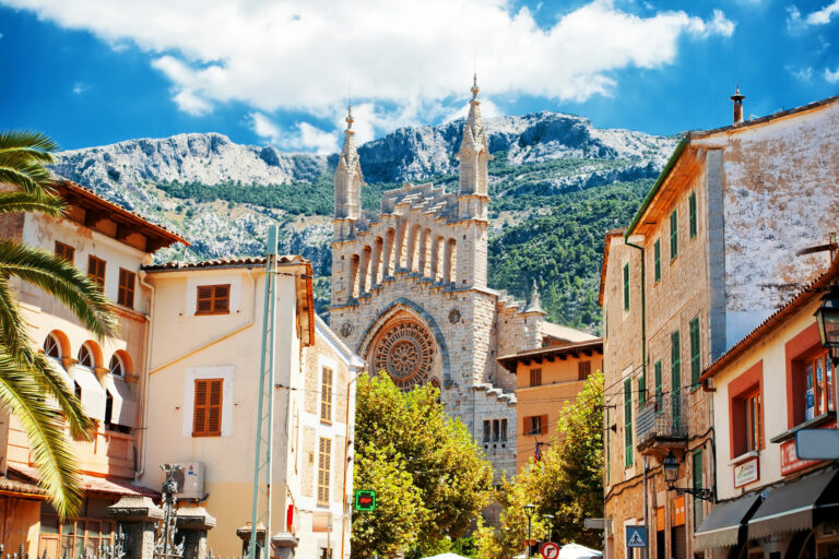 Blick auf die Kathedrale von Sóller